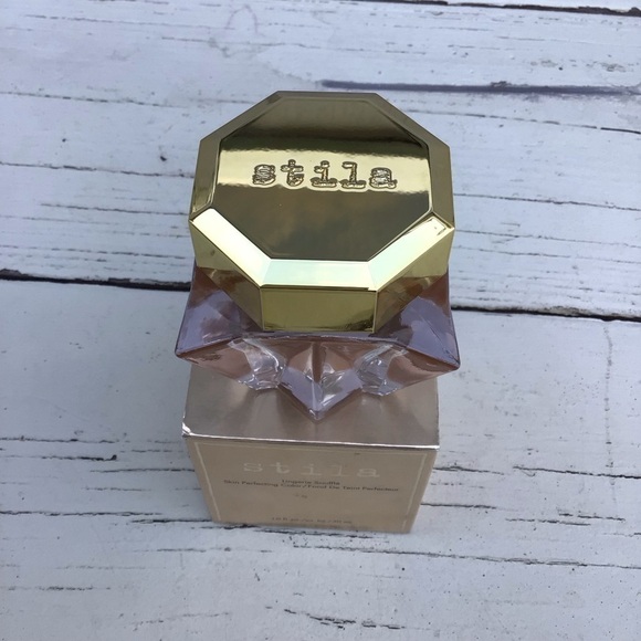 Stila Lingerie Soufflé Skin Perfecting Color Foundation. Shade 6.0 - Picture 3 of 7